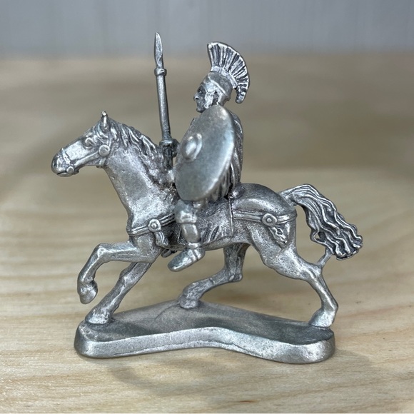 Vintage Ral Partha Pewter Mounted Roman Soldier with Spear PP 661 - Picture 2 of 8